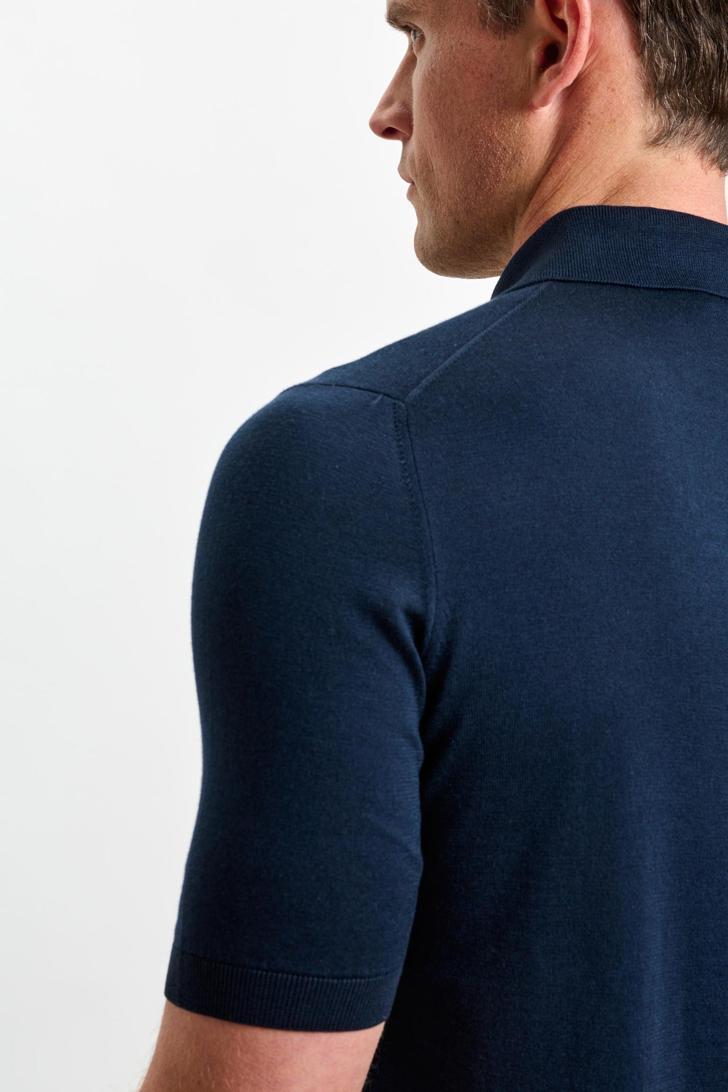 Kendal Seidenstrick-Kurzarm-Poloshirt mit 3 Knöpfen, Marineblau