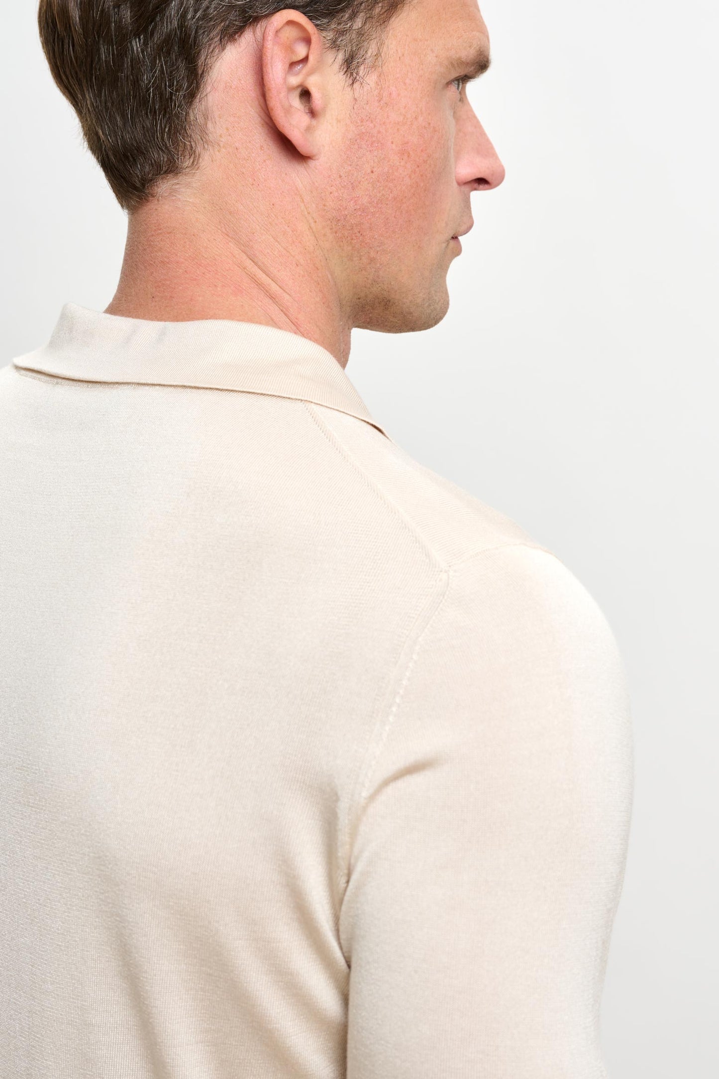 Cawdor Seidenstrick-Kurzarm-Poloshirt mit offenem Kragen Beige