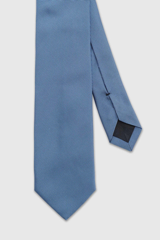 Handgefertigte Vogelaugen-Krawatte aus Seide in Mittelblau