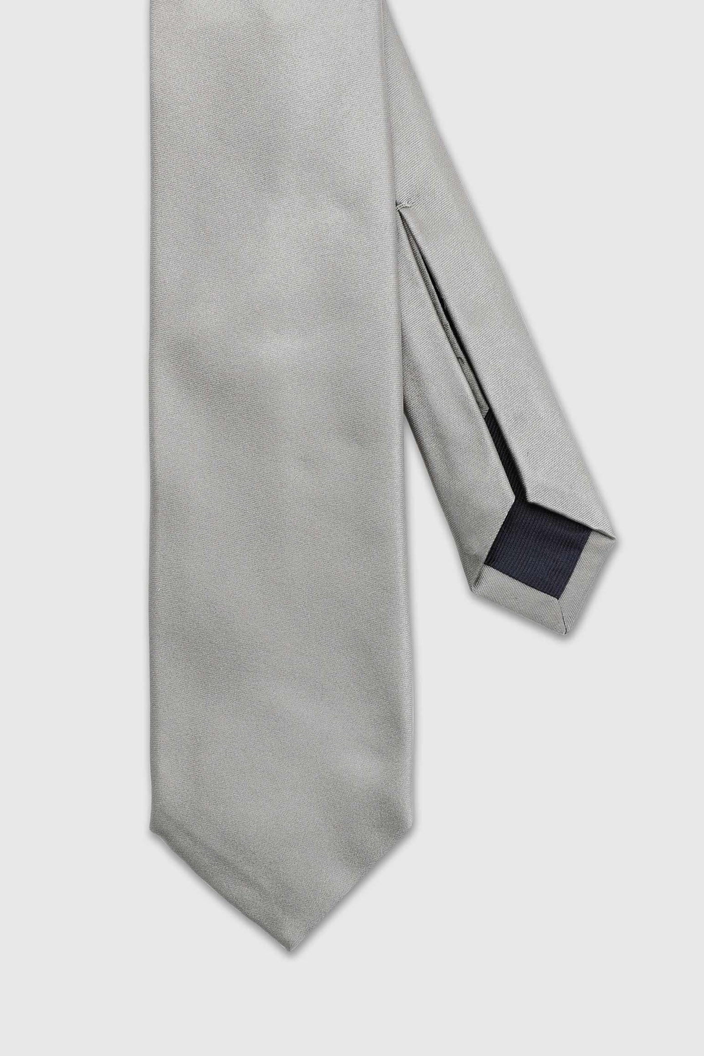 Cravate 7 plis en satin de soie gris argenté