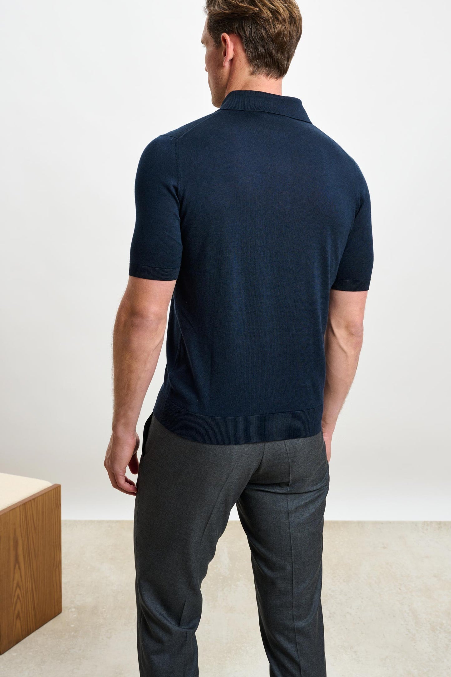 Kendal Seidenstrick-Kurzarm-Poloshirt mit 3 Knöpfen, Marineblau