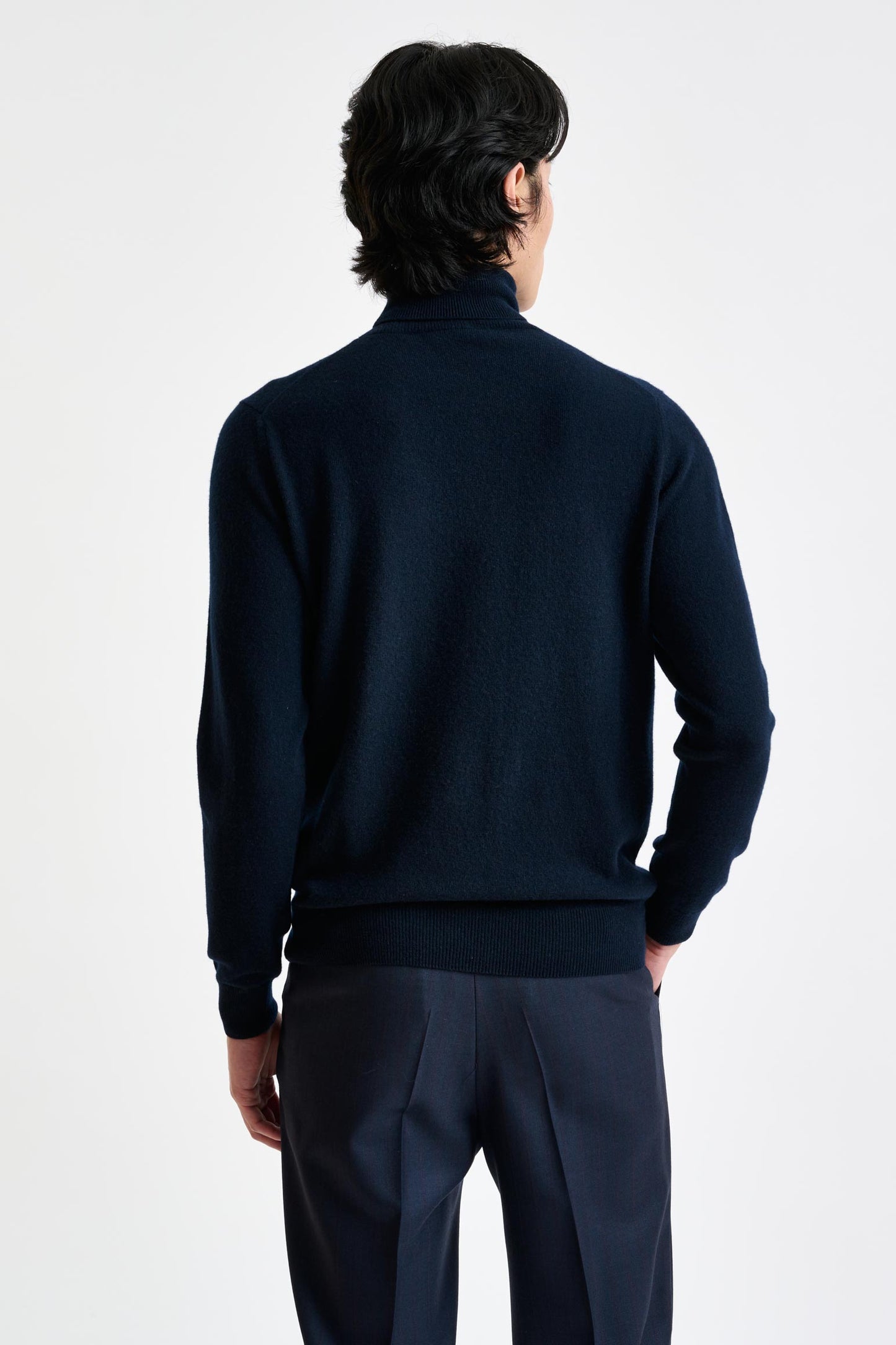 Marineblauer Telford-Rollkragenpullover aus Kaschmir- und Seidenmischung