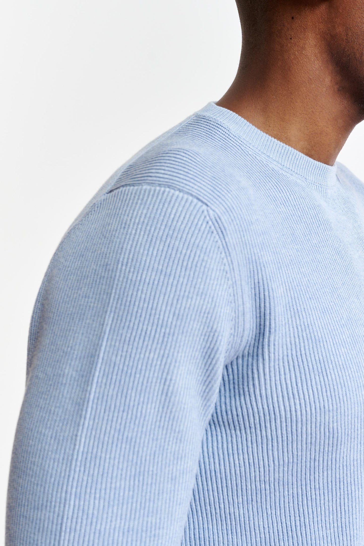 Hellblaue Melange-Harrow-Strickware aus 100 % gerippter Baumwolle