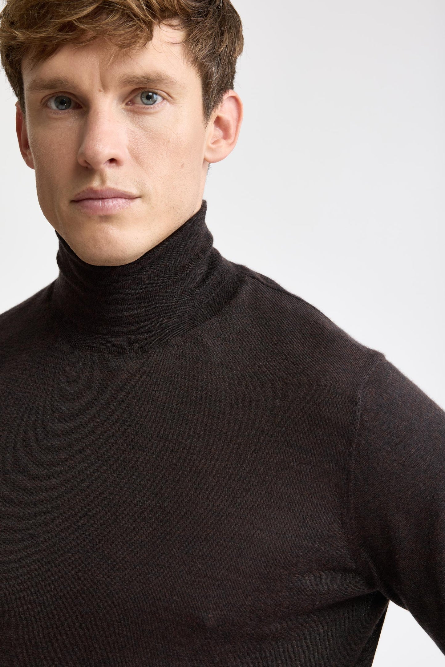 Pull à Col Rond Telford En Cachemire Et Soie Marron Foncé Chiné