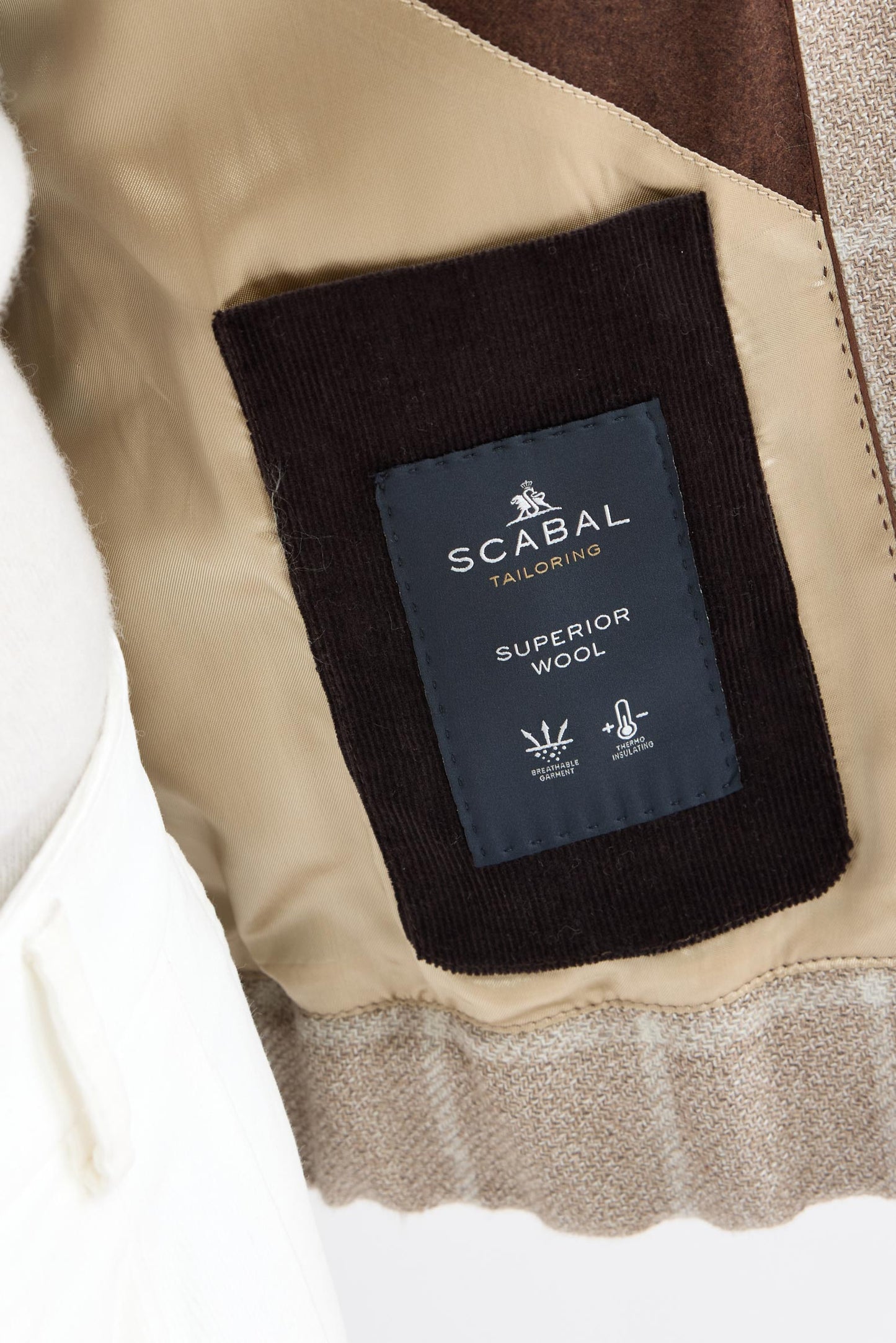 Hellbeige, aus Wolle und Baumwolle: Warwick-Bomberjacke „Mistral“