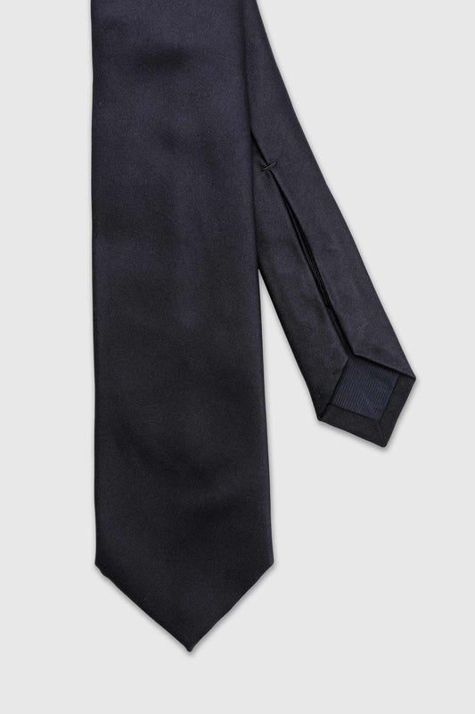 7-fach gefaltete Krawatte aus Seidensatin, Mitternachtsblau