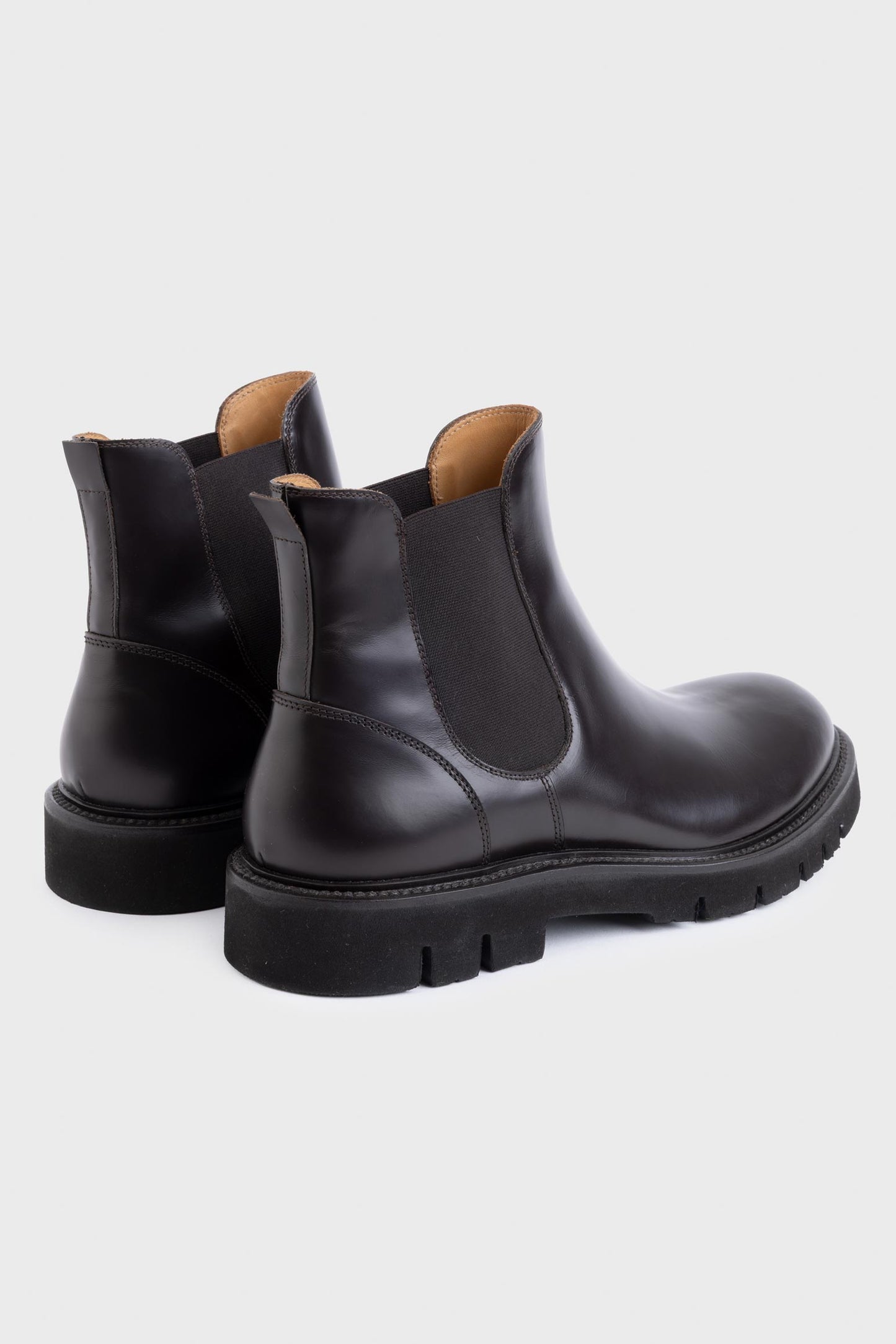 Bottes Chelsea En Cuir De Veau Verni Brun Foncé 