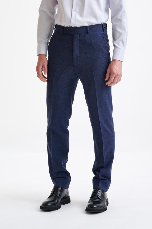 Donkerblauwe Wollen Farley-Broek Lifestyle