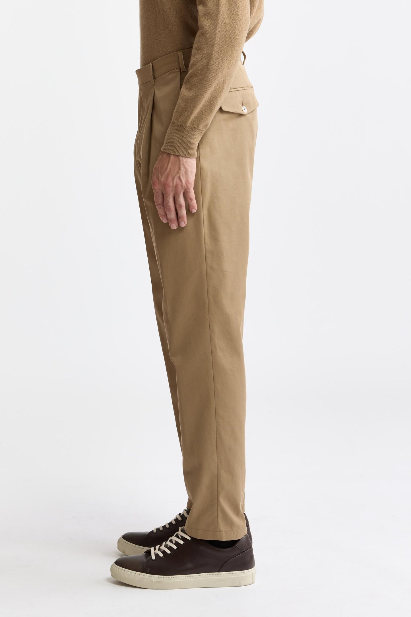 Pantalones «Signature» de algodón y cachemira en color marrón arena, con detalles de cachemira y algodón