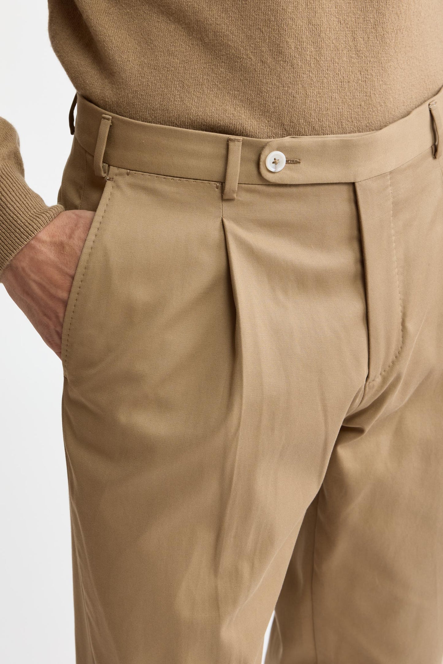 Pantalones «Signature» de algodón y cachemira en color marrón arena, con detalles de cachemira y algodón