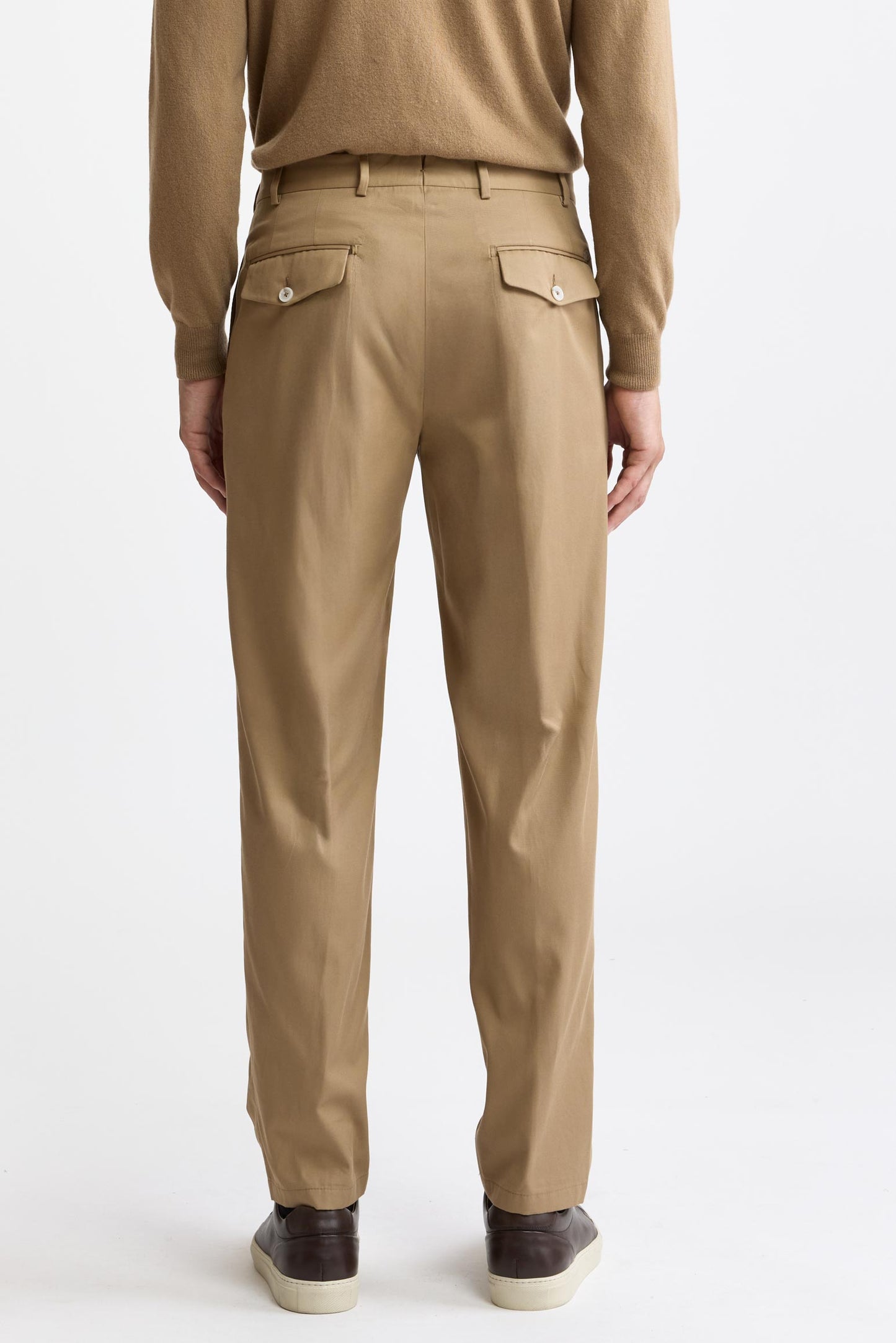 Pantalones «Signature» de algodón y cachemira en color marrón arena, con detalles de cachemira y algodón