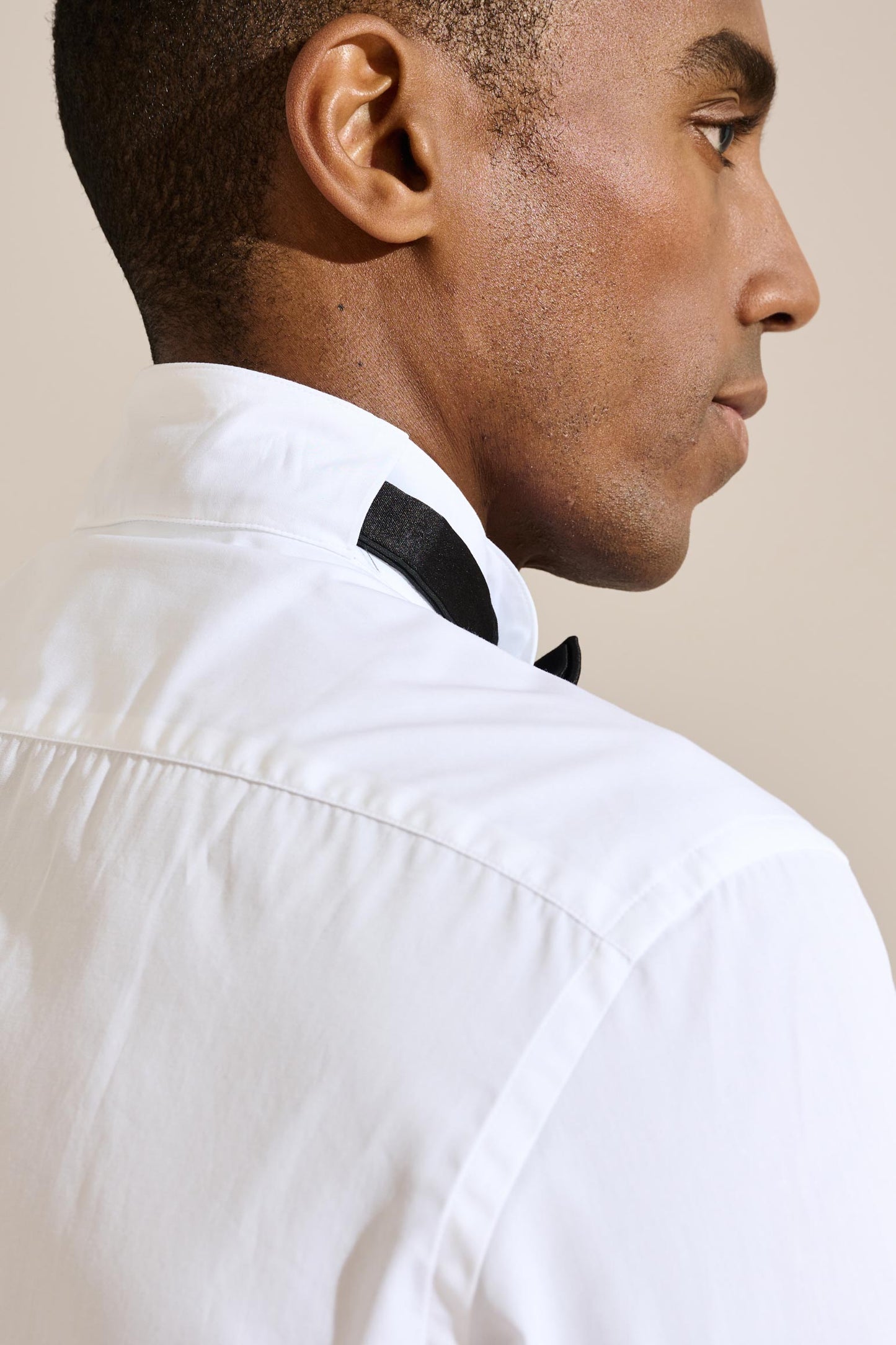 Formales Hemd aus Popeline mit verstecktem Knopf in Weiß