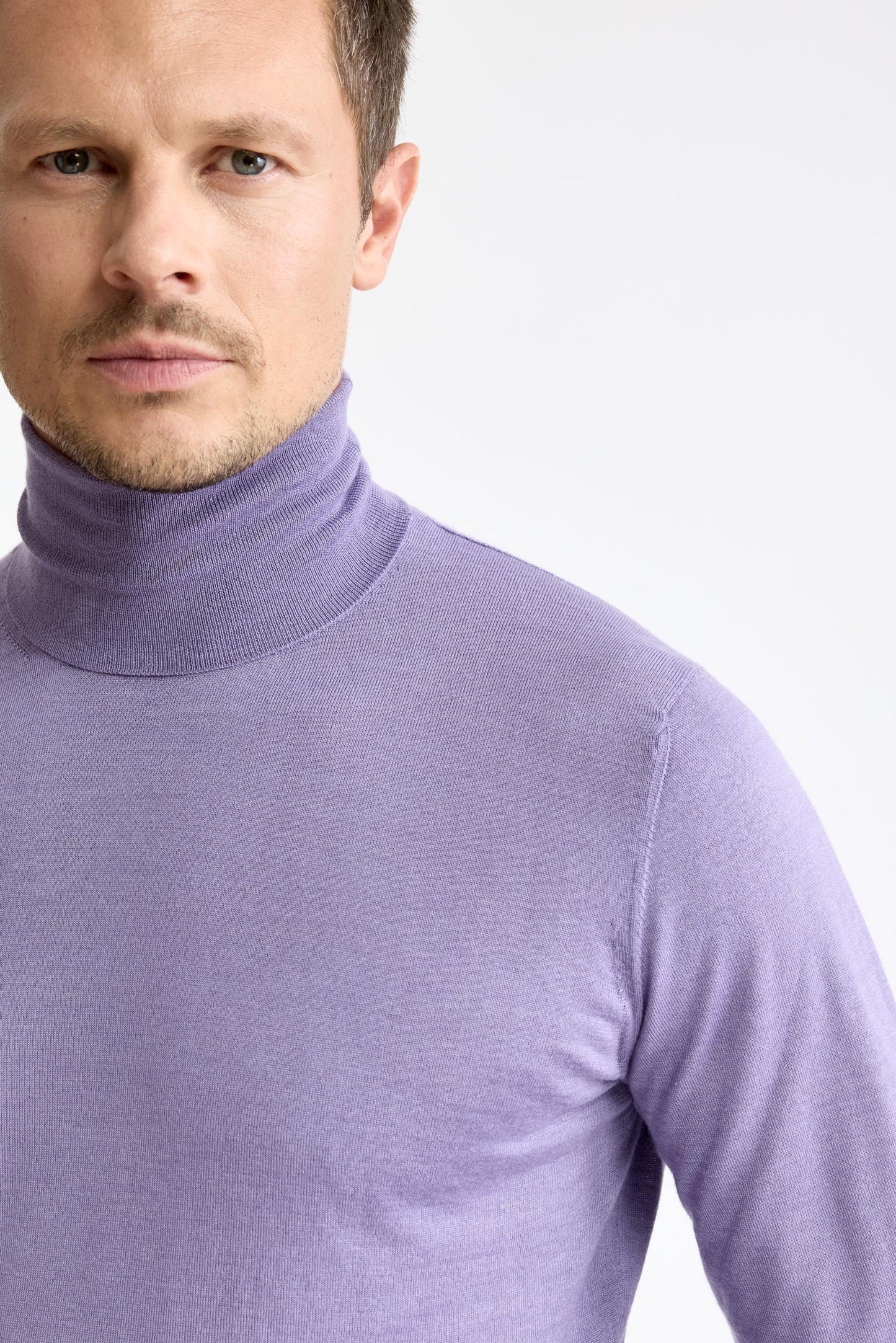 Telford-Strickpullover mit Rundhalsausschnitt aus Kaschmir und Seide in zartem Lavendel