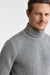 Rauchmelierter Rollkragenpullover aus Wolle und Kaschmir, Modell „Banbury“